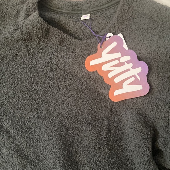 Fabletics Yitty Pet Me Crewneck Top NWT - Picture 7 of 8